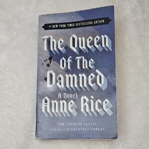 The Queen of the Damned by Anne Rice - Paperback Book
